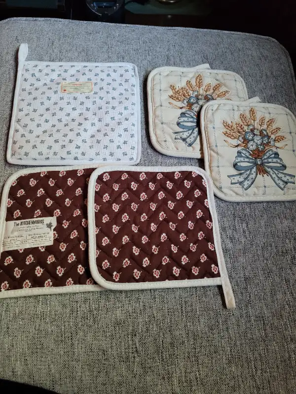 Tea Towels, Dish Cloths, Pot Holders, Oven Mitts in Other in Markham / York Region - Image 4