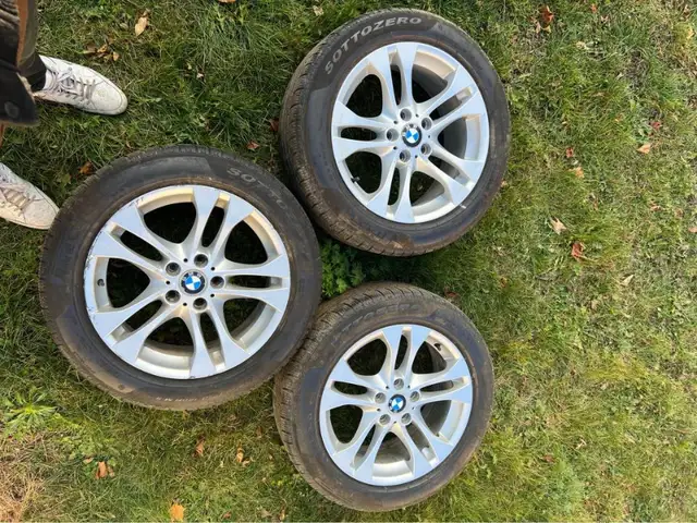 3 bmw mags with Pirelli run flat winter tires in Tires & Rims in Laval / North Shore - Image 2
