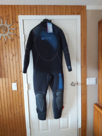 BARE Scuba: New XL wetsuit, boots, gloves, gauntlet gloves, hood