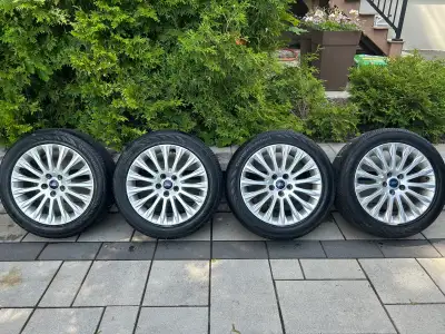 Quatre jantes (mags) en alliage originales (Alloy wheels) de 17 pouces avec pneus Continental ProCon...