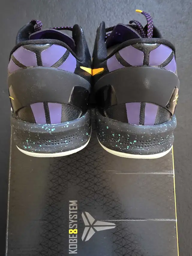 Kobe 8 Easter size 8 in Men's Shoes in Mississauga / Peel Region - Image 6