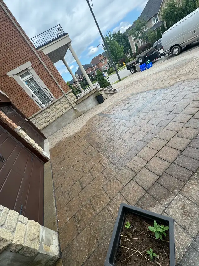Interlock Repair in Interlock, Paving & Driveways in Oakville / Halton Region - Image 9