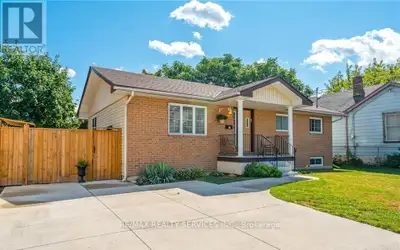 Stunning Detached Home in the Heart of St. Catharines Welcome to this beautifully maintained 3+2 bed...