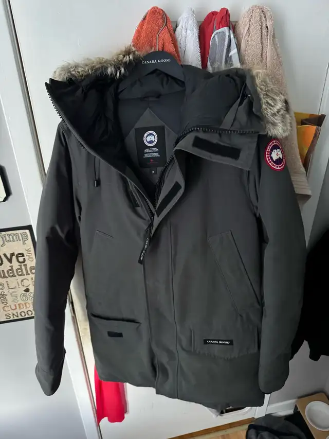 Canada goose parka in Men's in City of Toronto - Image 4