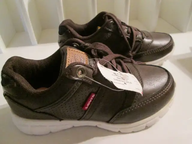 Levi's shoes in Kids & Youth in North Bay - Image 3