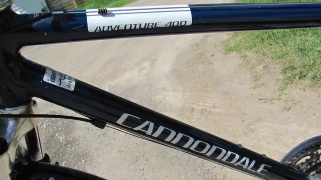 VÉLO CANNONDALE COMME NEUF MOINS DE 100 KM in Road in Rimouski / Bas-St-Laurent - Image 10