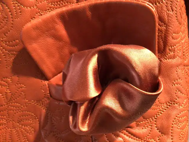 GENUINE Short Leather Jacket in Women's - Tops & Outerwear in Kingston - Image 4