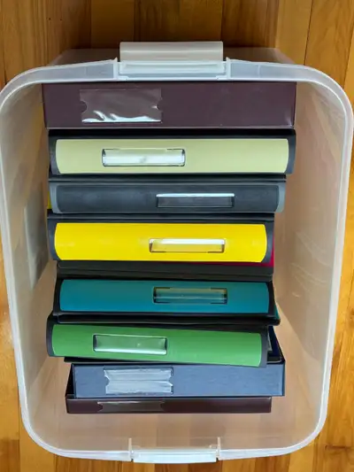 22 cartables de formats et couleurs variés., View more
