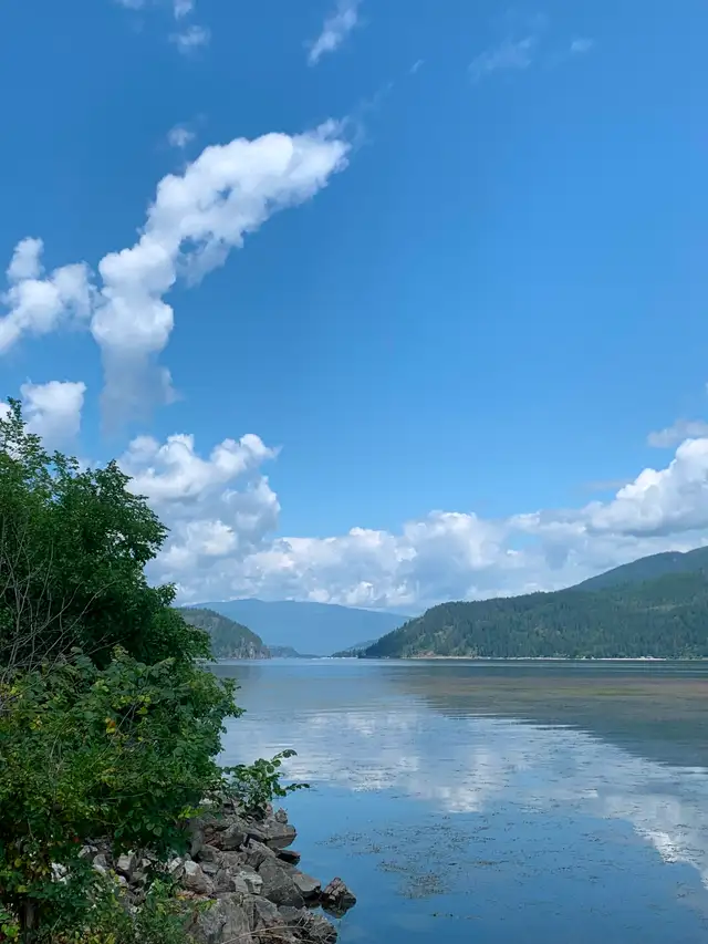 Shuswap River/North Okanagan Vacation Cottage in British Columbia in Canada - Image 9