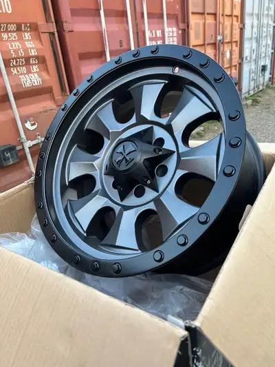 Set of 4 New 18x9 Dirty Life Wheels -12 Offset Bolt Pattern 6x135 F150 Call text 778-720-5512