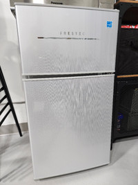 FRESTEC - mini fridge with freezer