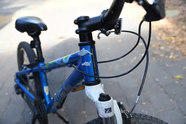 MEC Dash 20 Inch Kids Bicycle with stickers in Kids in Edmonton - Image 9