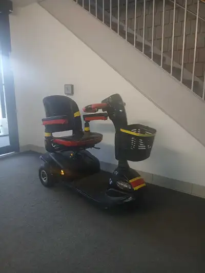 Invacare Leo with new batteries. Ready to go. There is some wear and minor scratches. Everything wor...