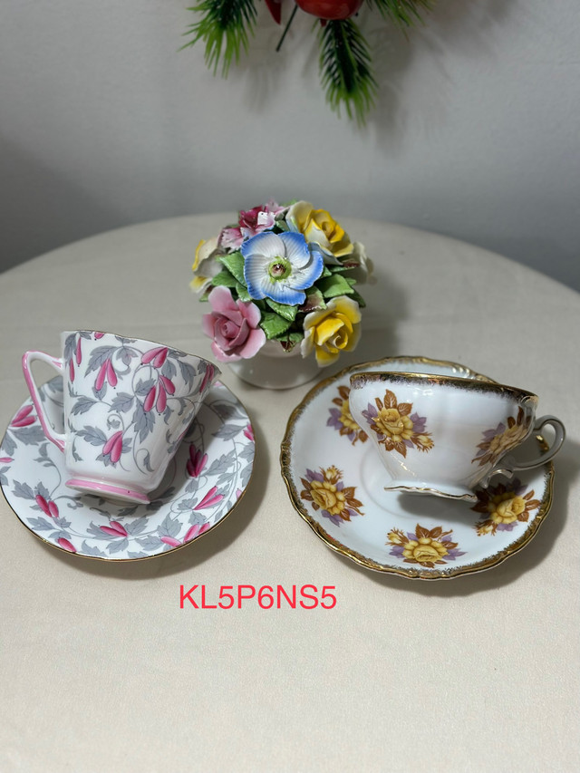 Vintage discontinued Bone China flower bouquet  & 2 floral tea  in Holiday, Event & Seasonal in Mississauga / Peel Region - Image 3