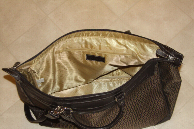 new KGB Studio genuine Leather bag ( tote ) 20" x 15" x 7.5" in Women's - Bags & Wallets in Lethbridge - Image 4