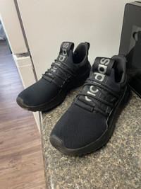 Size 9 Men’s Black Adidas shoes