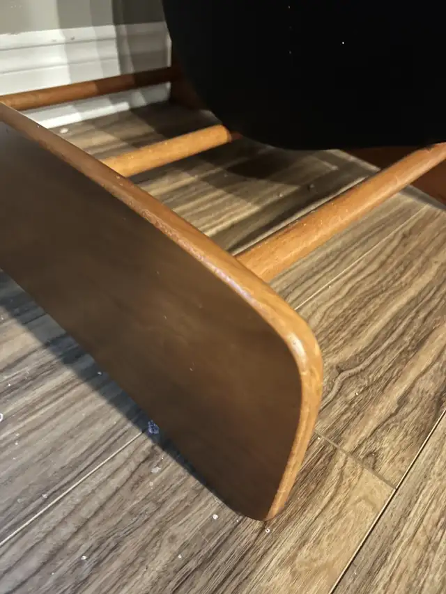 Hand made custom rosewood guitar stand.  in Guitars in Mississauga / Peel Region - Image 3