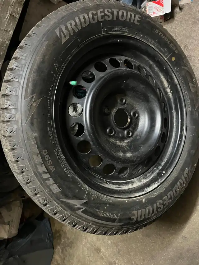 4x Bridgestone Blizzak WS90 215/60R17 Winter Tires on Steel Rims in Tires & Rims in Markham / York Region - Image 3