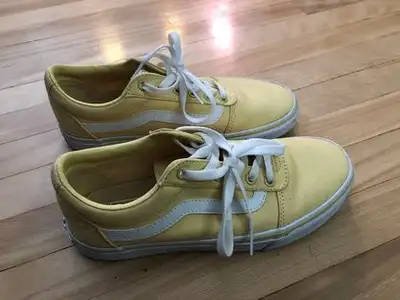 WOMEN'S VANS WARD YELLOW SNEAKERS- Size 8 - Like new, View more