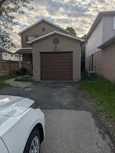 Master Bedroom Furnished, Share with another MALE Tenant. Available Immediately .PARKING Mississauga...
