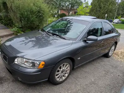 Volvo 2005 2.5T AWD Turbo Fun, powerful 2.5L 5-cylinder Turbo All wheel drive - Great traction for t...
