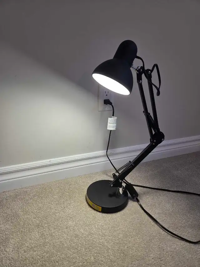 Desk Lamp in Indoor Lighting & Fans in Ottawa - Image 2