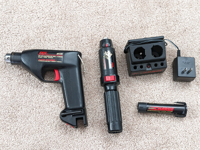 Skil cordless drill/driver, screwdriver, charger, battery (×1) in Power Tools in Markham / York Region