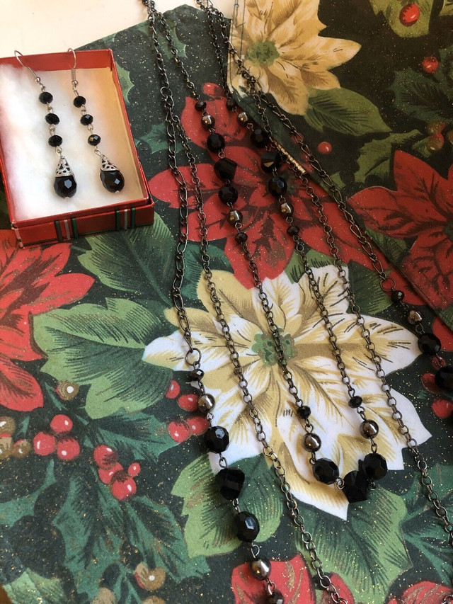 New Long Classy Black Necklace & Matching Earrings and Gift Box in Women's - Other in Kingston - Image 3