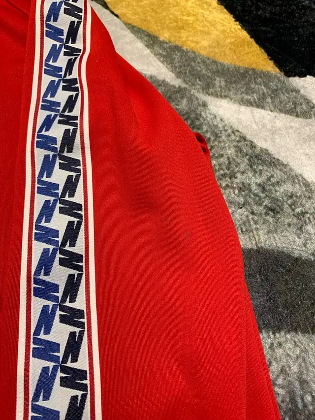 Nike Sweater Zip Up in Men's in Mississauga / Peel Region - Image 8
