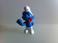 Smurfs - Vintage Flower Smurf (Deep Red Flower)