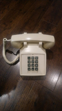Classic Vintage Desk Telephone 