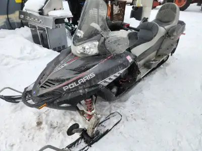 Polaris IQ FST touring 750 turbo prix pour ventes rapide en bonne condition 1600 neg.un petit peu