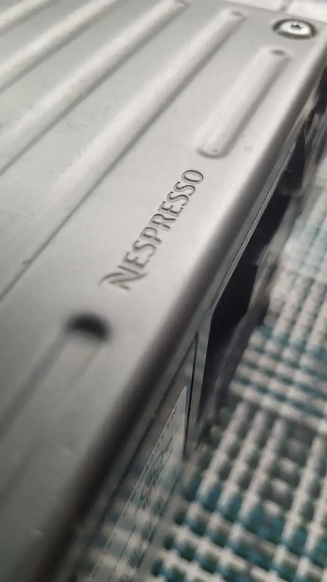 (Used/Good) Nespresso Pixie  Machine, Breville in Coffee Makers in City of Toronto - Image 5