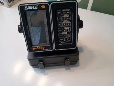 Eagle Fishfinder Sonar in great condition - Portable works on 2 - 6 Volt batteries. Selling as I do...