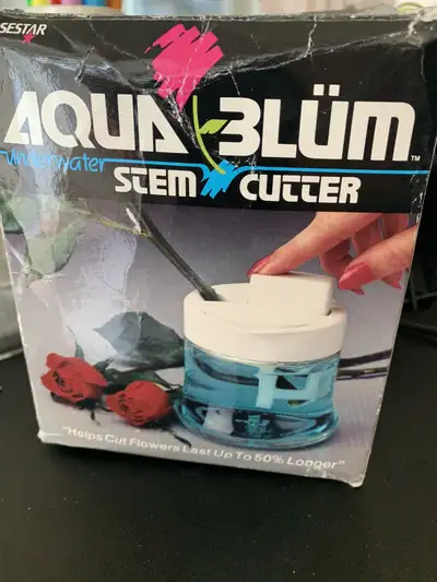Underwater stem cutter for flowers, View more