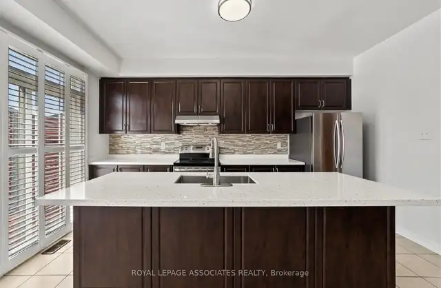 Walkout basement for rent in Room Rentals & Roommates in Mississauga / Peel Region - Image 8