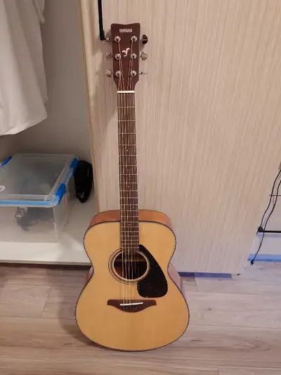 Yamaha Guitar FS800, View more