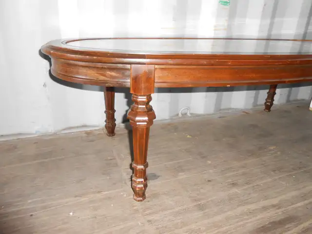 45" Marble top coffee table height16" depth23" in Coffee Tables in Trenton - Image 3
