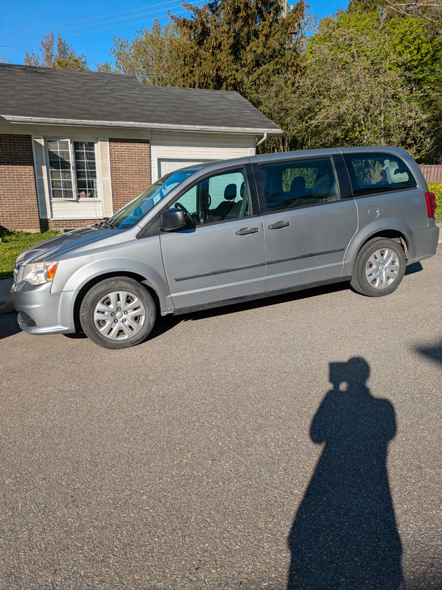 Grand Dodge Caravan a vendre dans Autos et camions  à Ville de Québec - Image 4