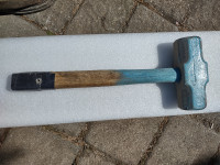 4 Pound Wood Handle Sledge Hammer. Good Condition.