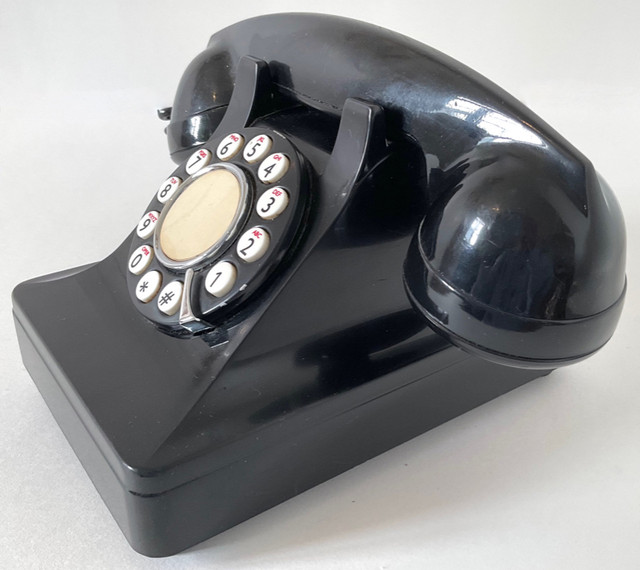 Vintage. Collection Téléphone à boutons Microtel Phone 999 dans Art et objets de collection  à Lévis - Image 3