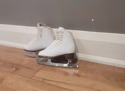 Girls figure skates -GAM, View more