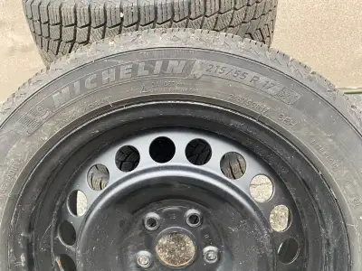 MICHELIN X-ICE Winter Tires 215/55R17 98H 4 Winter Tires 215/55R17 98H Brand new tires with good tre...