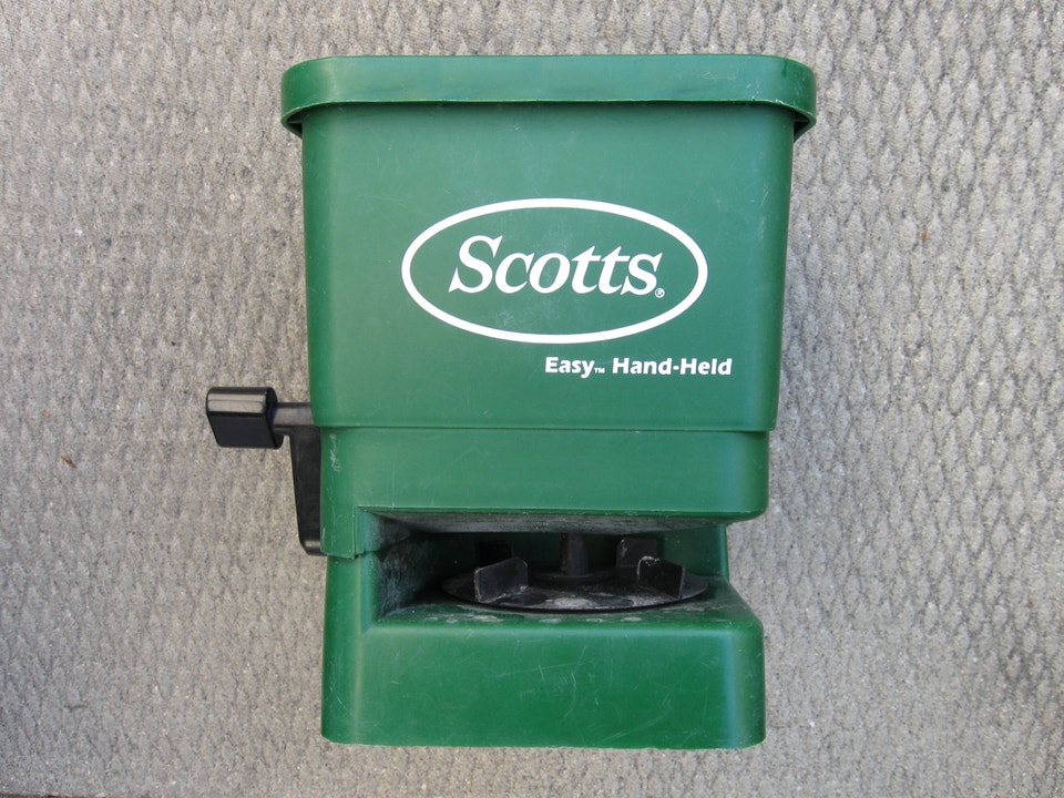 Scotts Spreader - Ice Melter, Salt, Sand, Grass Seed, Fertilizer ...