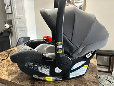 Graco SnugRide SnugLock 35, View more