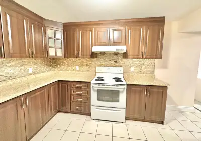 Perfect for a family. very clean and spacious, inbuilt closets, kitchen, laundry and separate walkou...