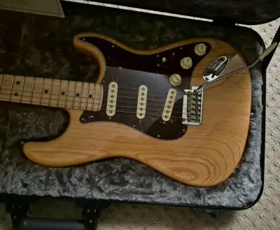 Pristine! 2019 Fender American Professional Ash Stratocaster No marks or dings or scratches. Sounds...
