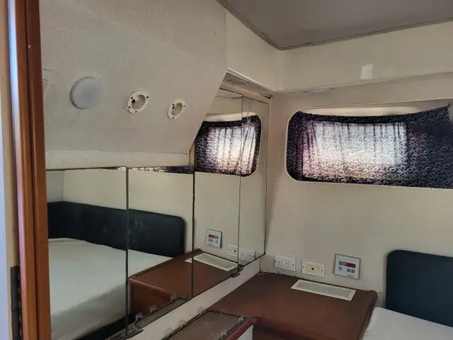 1994 Silverton 34A Twin Engine Cruiser in Powerboats & Motorboats in Saint John - Image 10