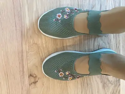 Stylish walking shoe with insoles, Voir plus