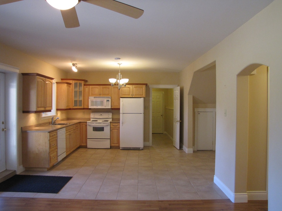 Large All Inclusive 1 Bedroom Quispamsis 5
